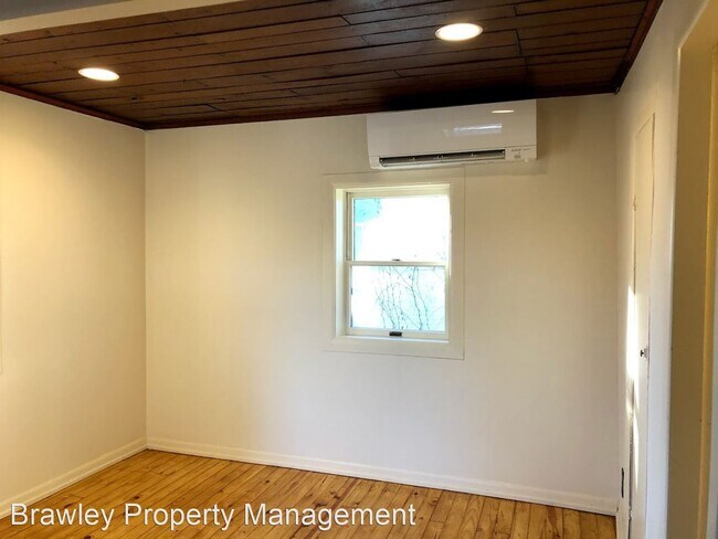 Foto del edificio - Studio, 1 bath House - 308.5 S. Madison St