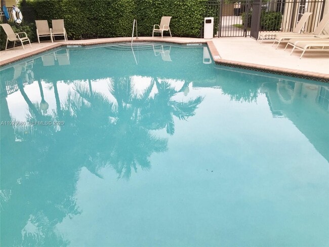 Building Photo - 8940 NE 8th Ave