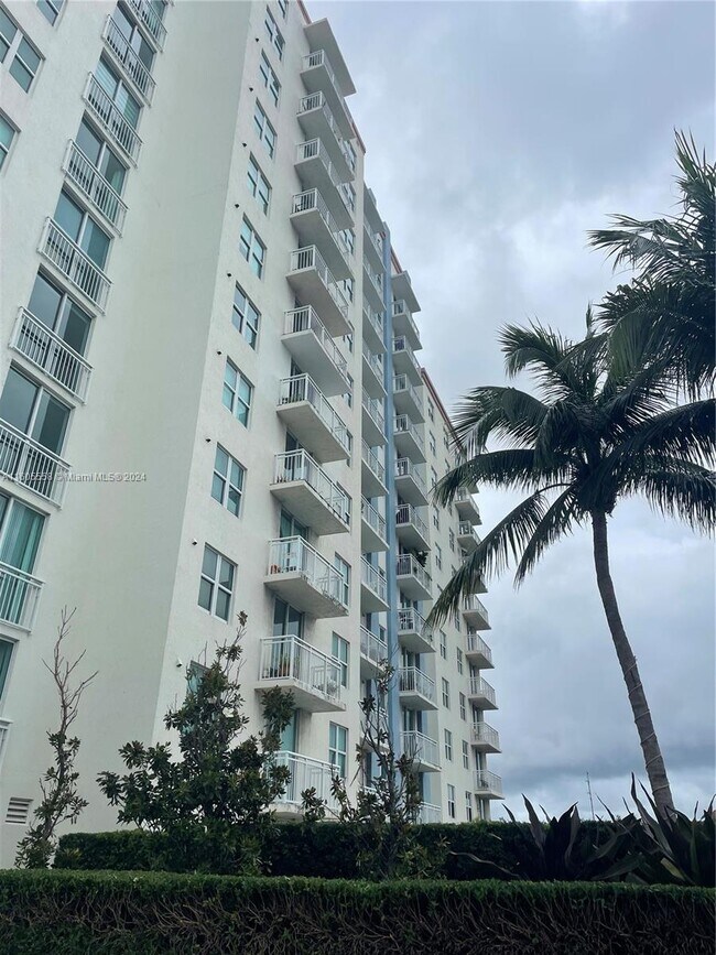 Foto del edificio - 3000 Coral Wy