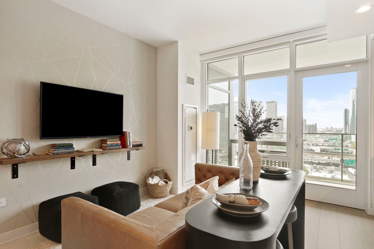 Photo - 384 N Union Ave (Chicago, IL)