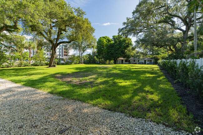 Building Photo - Koosh Living at Griffin