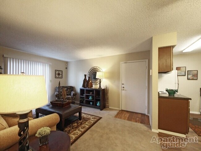 Foto del edificio - Spacious large one bed! W/D Connections.