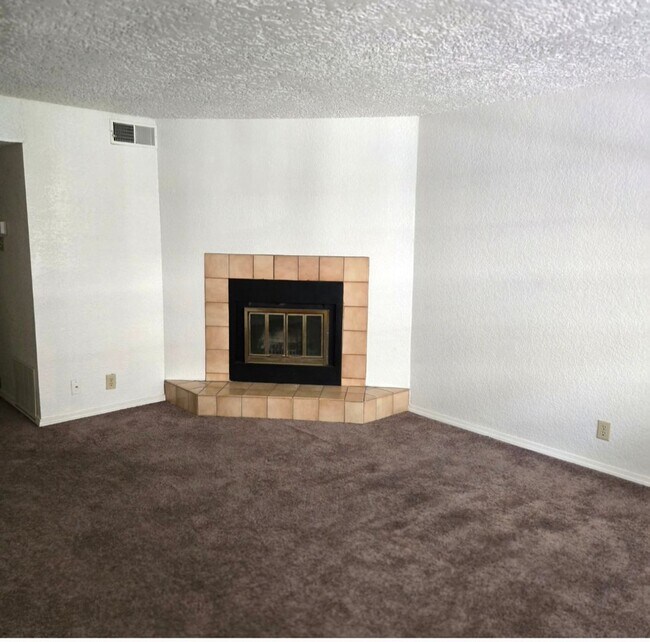 Foto del edificio - CALL US TODAY AT (505) 808-6467 TO SCHEDULE A CONVENIENT SHOWING