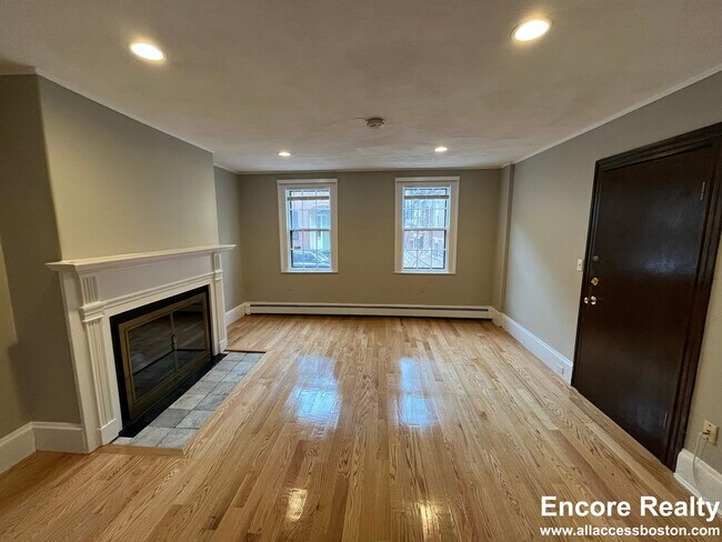 Building Photo - 24 Fayette St