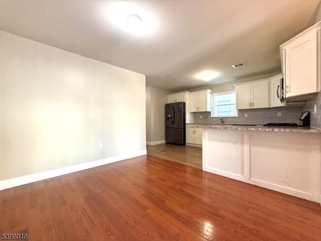 Building Photo - 942 Olive St