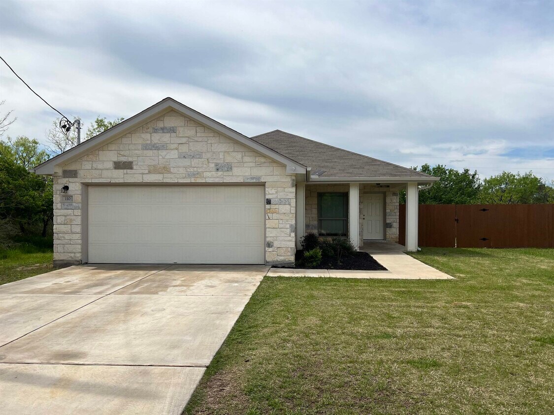 Primary Photo - 110 E Pine Dr