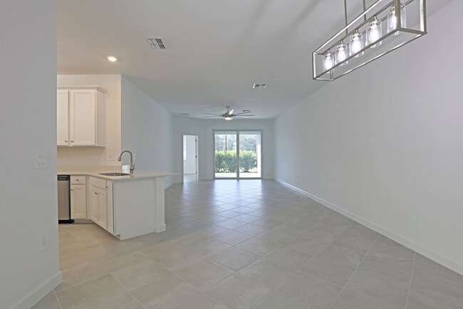 Foto del edificio - AVAILABLE NOW IN IBIS LANDING