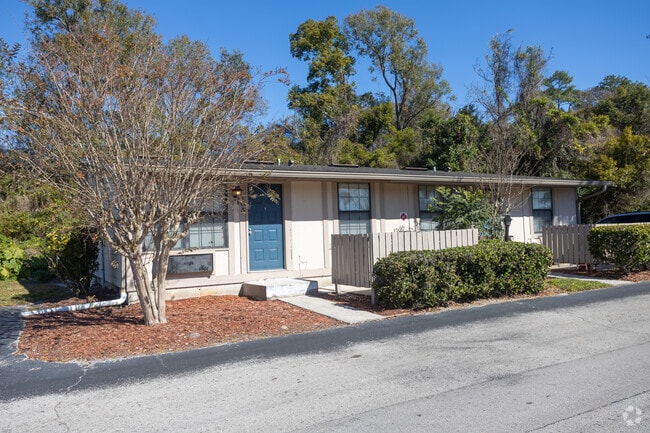 Primary Photo - The Cottages @ Sanford