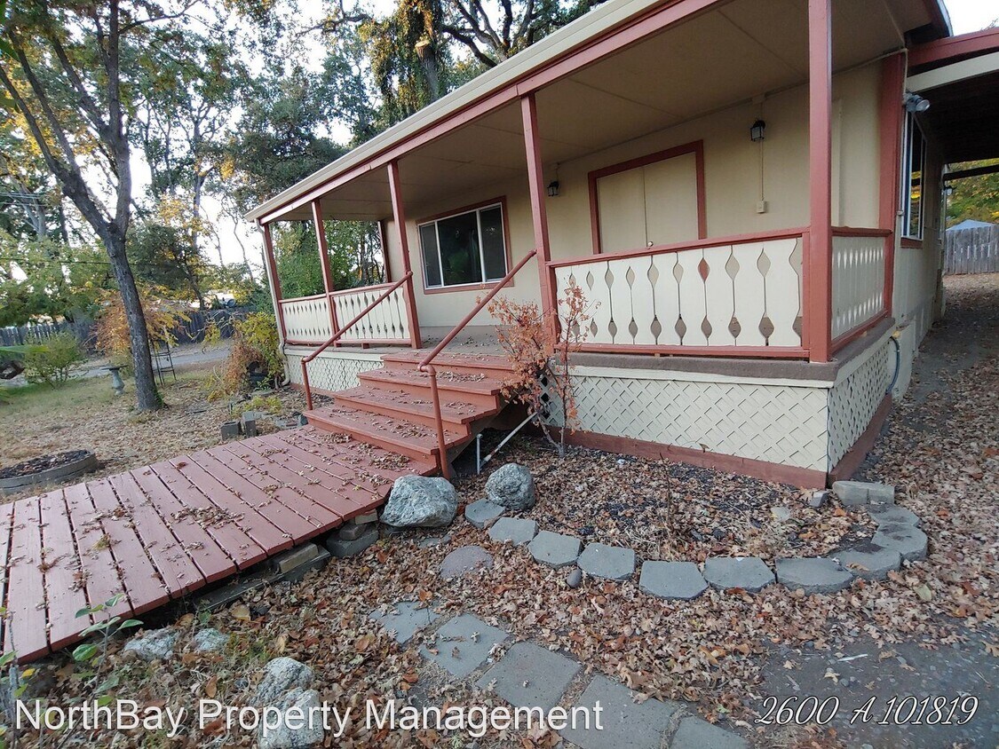 Primary Photo - 2 br, 1 bath House - 2600 Lakeshore Blvd #A