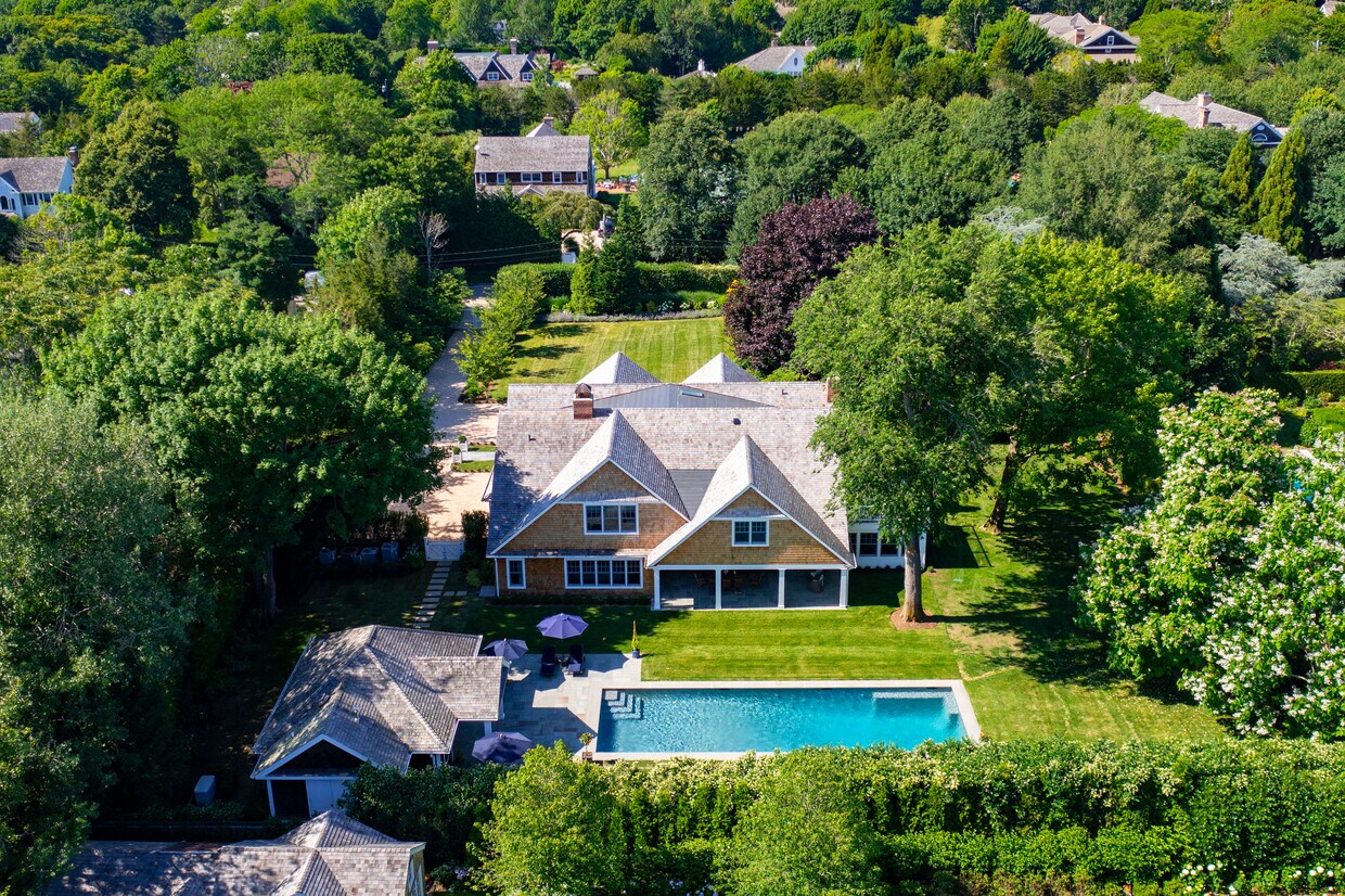 40 Barnhart St, Southampton, NY 11968 House for Rent in Southampton, NY