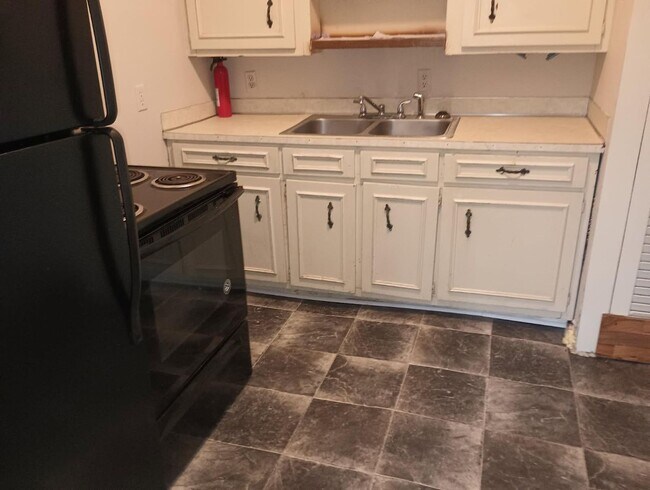 Building Photo - 2703 17th Ave