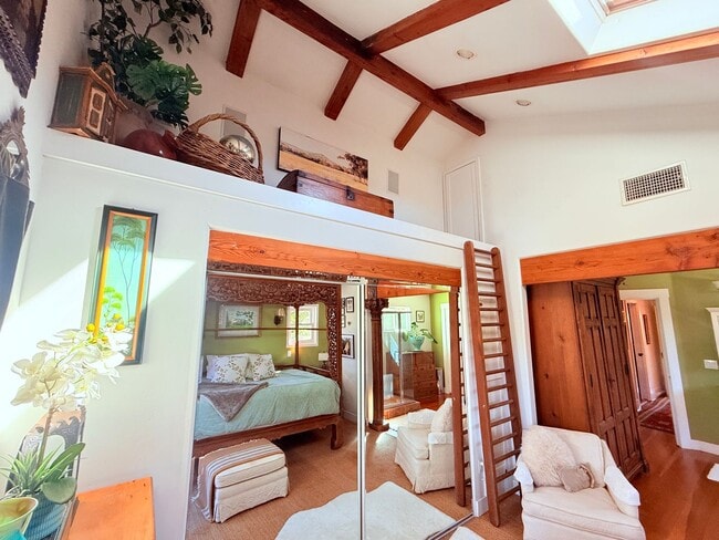 Building Photo - FULLY FURNISHED 30+ RENTAL IN SANTA BARBARA, Owner prefers 6-12 lease | Pet Friendly House
