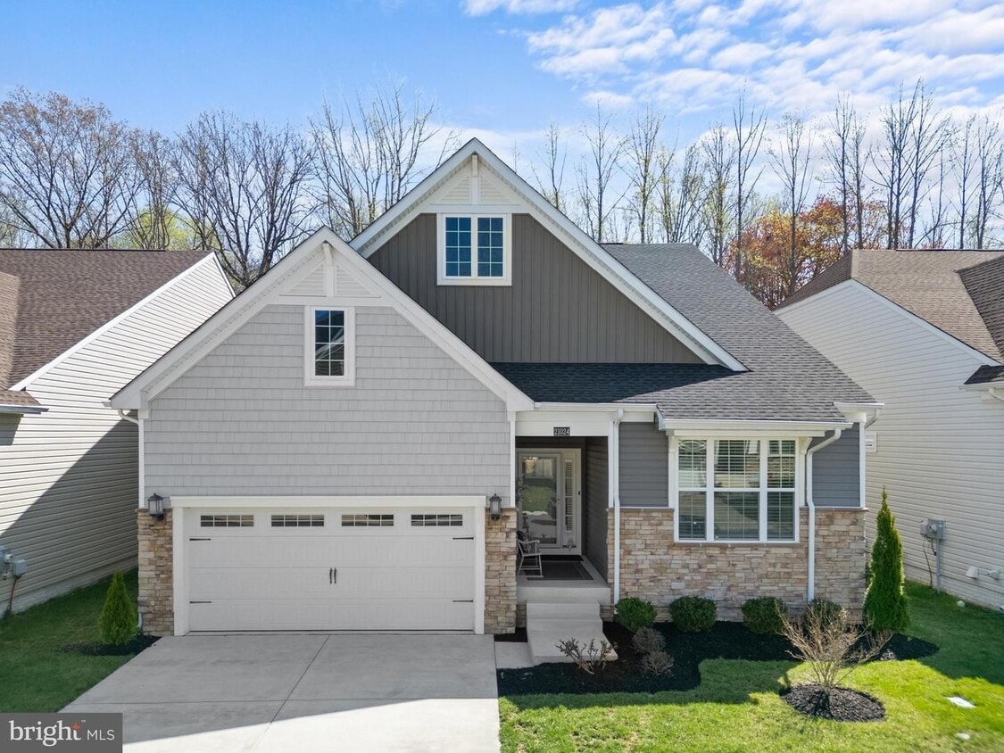 Foto principal - Covered Bridge Trail Single Family home!