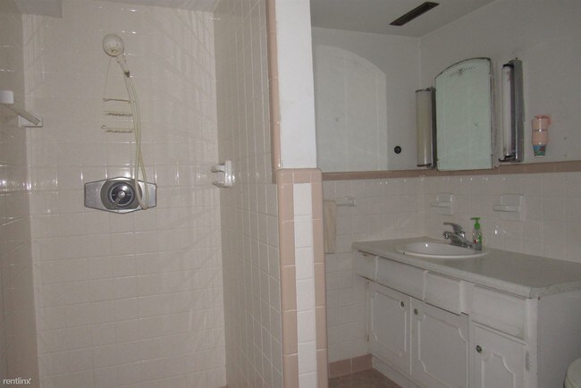 Building Photo - 3 br, 2 bath House - 5708 Rineyville Rd