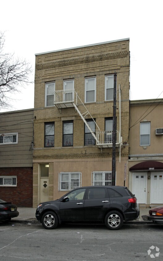 Foto principal - 1003 New York Ave