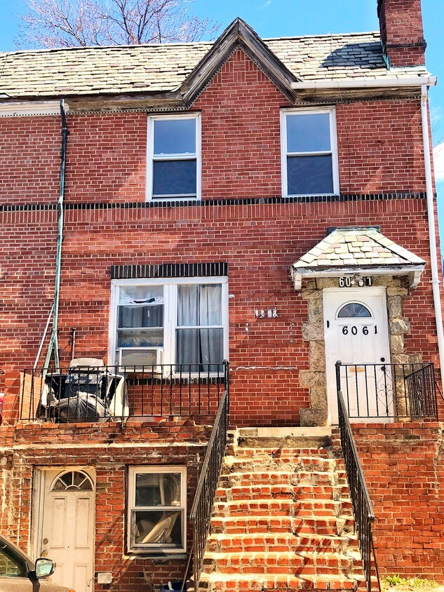 Primary Photo - 6061 Woodhaven Blvd