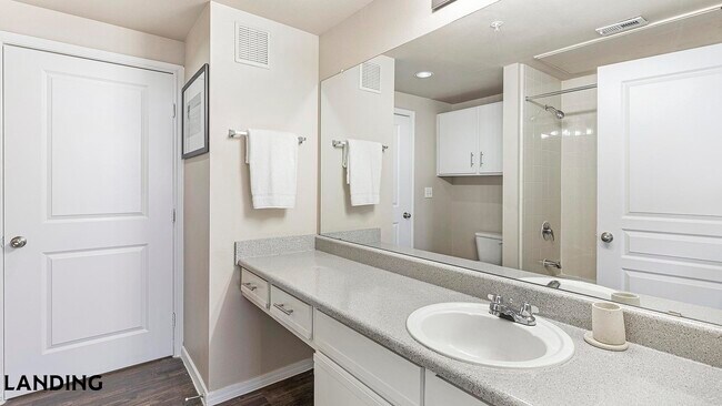 Building Photo - 1501 Westpark View Dr