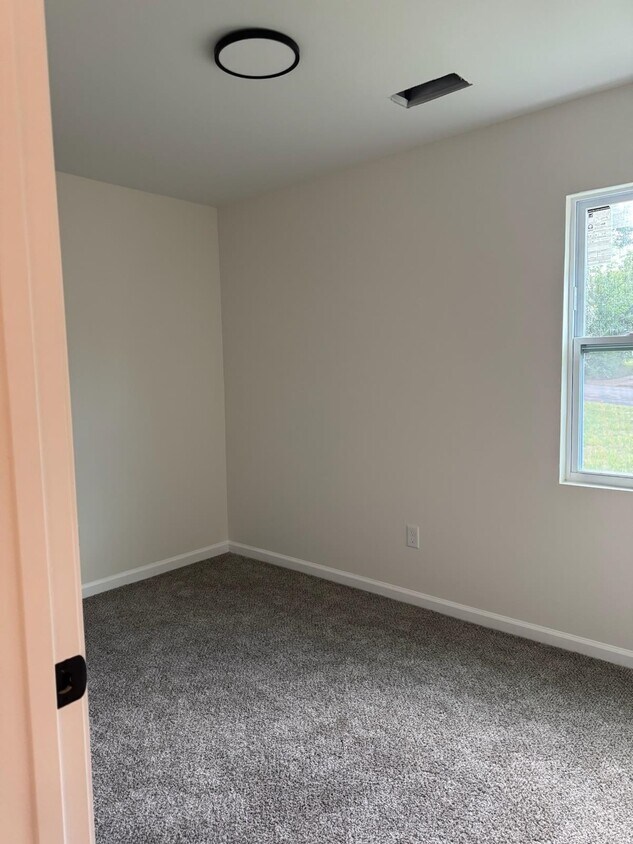 Building Photo - 385 Fitzgerald Dr