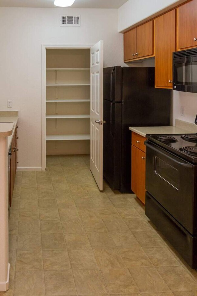 Foto del edificio - 1251 Whitney Ranch Pkwy