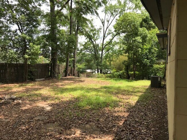 Foto del edificio - 3 Bed House on Atkamire Drive, close to stadium. Available August 2026!