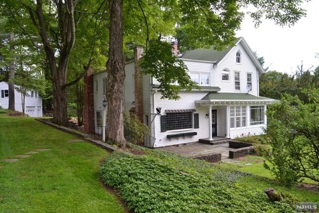 Building Photo - 577 W Saddle River Rd