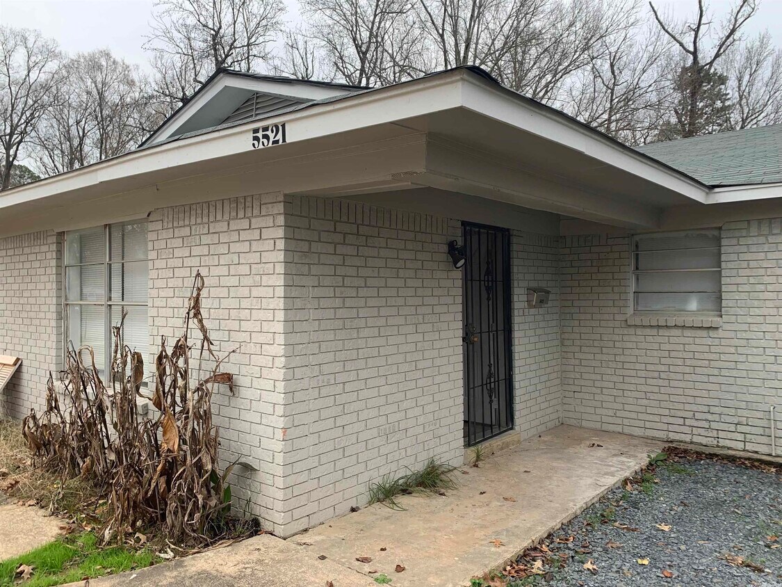 Primary Photo - 5521 Valley Dr
