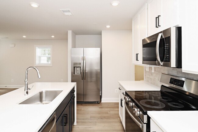 Foto del edificio - Pet-Friendly + Move-in Ready Crozet Apartment - $1,000 Off 1st Month's Rent!