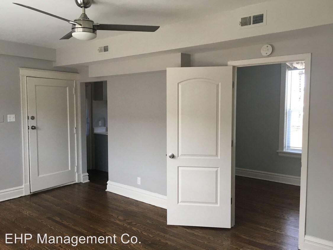 Foto principal - 3300 Russell Blvd