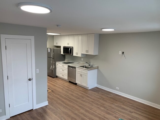 Building Photo - 1356 Shermer Rd