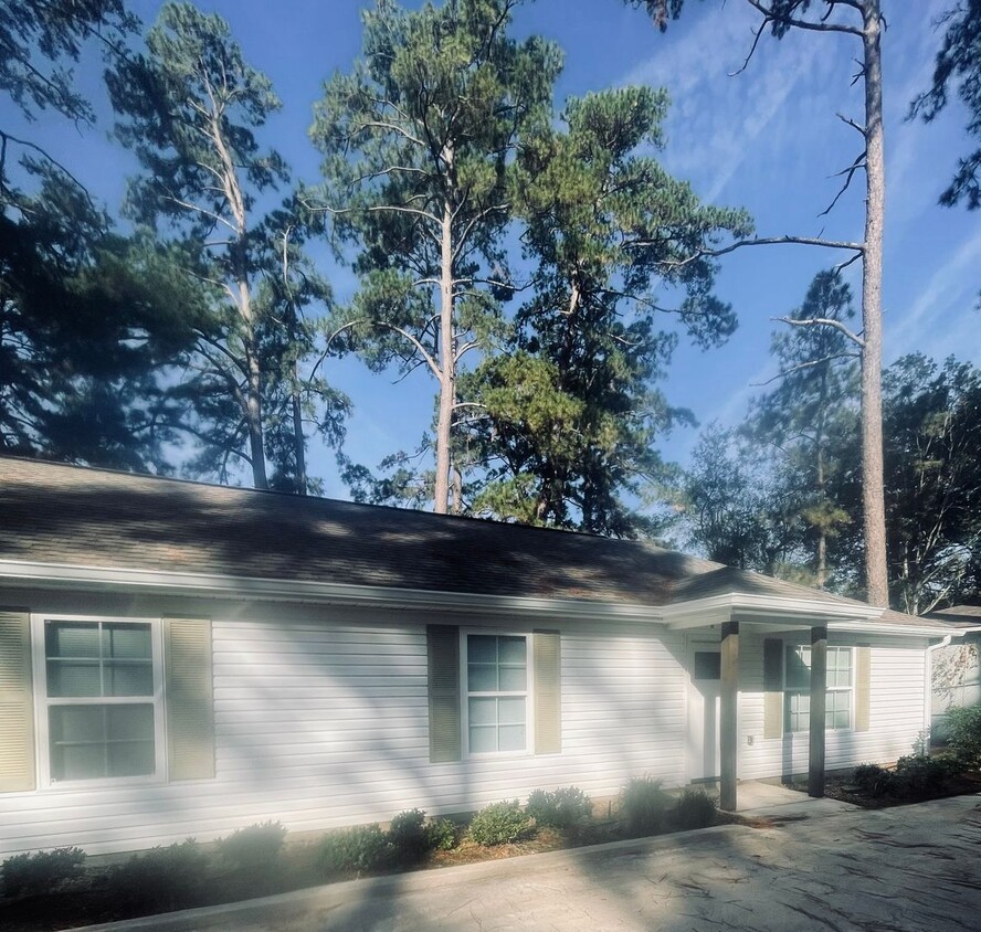Foto principal - 104 Anderson St