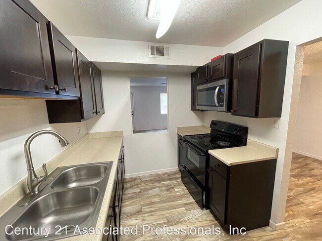 Building Photo - 2 br, 1 bath House - 714 Tierra Del Sol Apt C