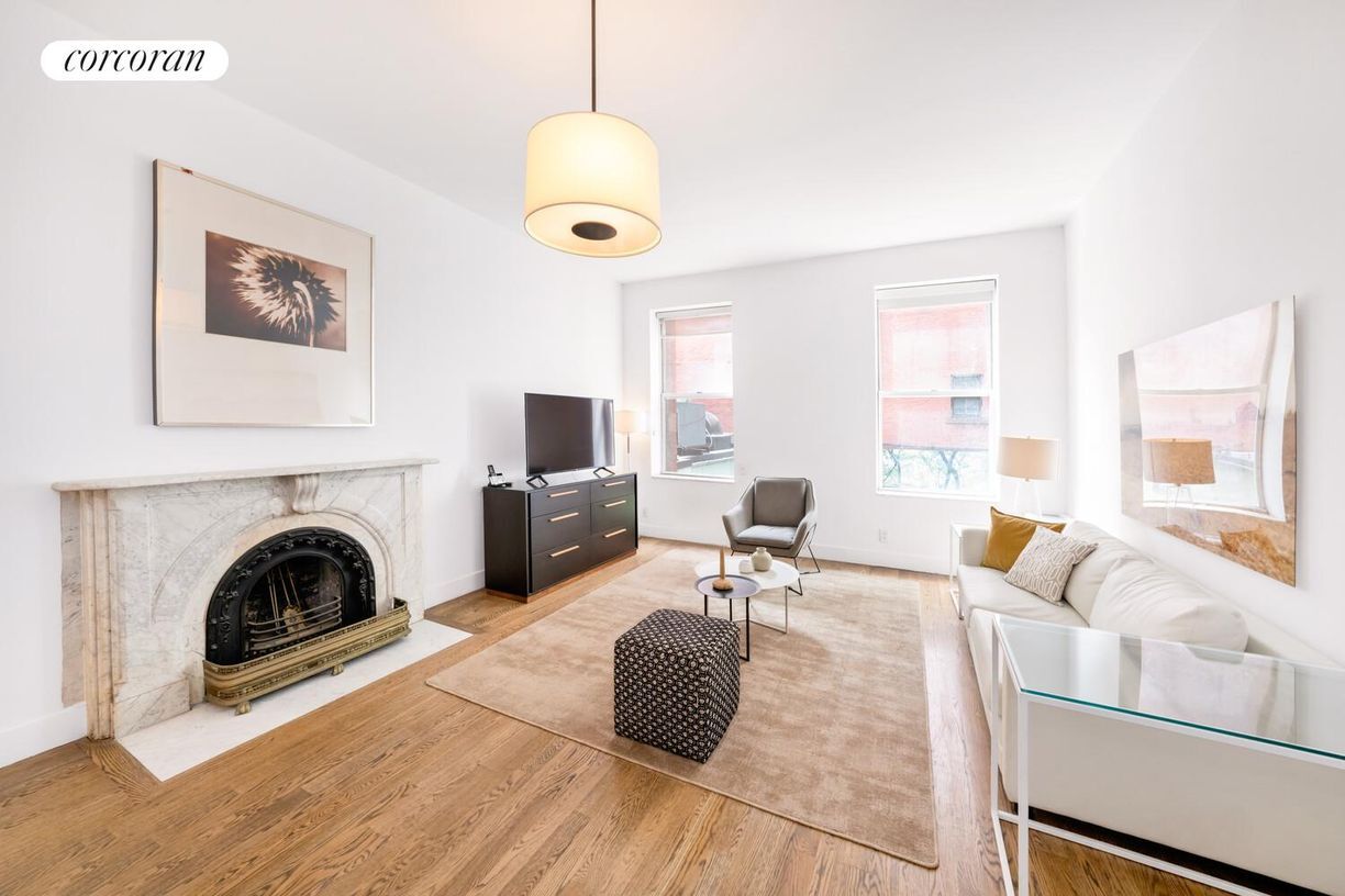 Foto principal - 120 E 19th St