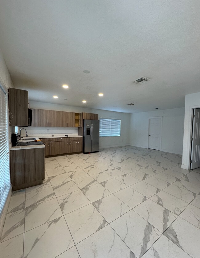 Foto del edificio - 17175 NW 41st Ave