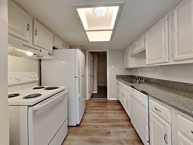 Foto del edificio - 3BR/1.5BA Home with Garage, Spacious Layout & Modern Upgrades