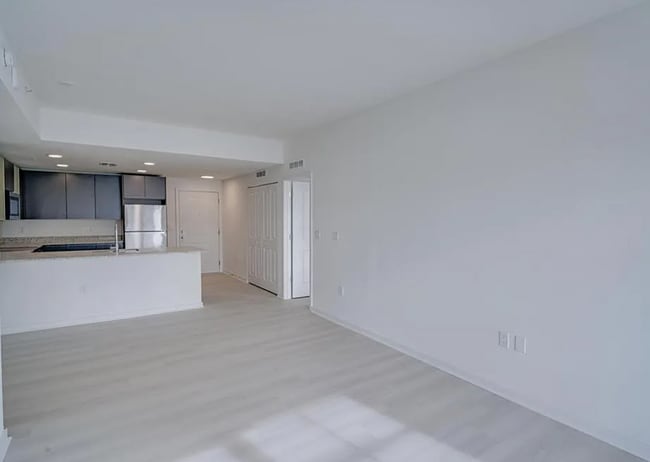 Building Photo - Top Floor Corner Unit – Brand New 3/2 Condo with Balcony in Millenia Park *** Only $1995/mo ***