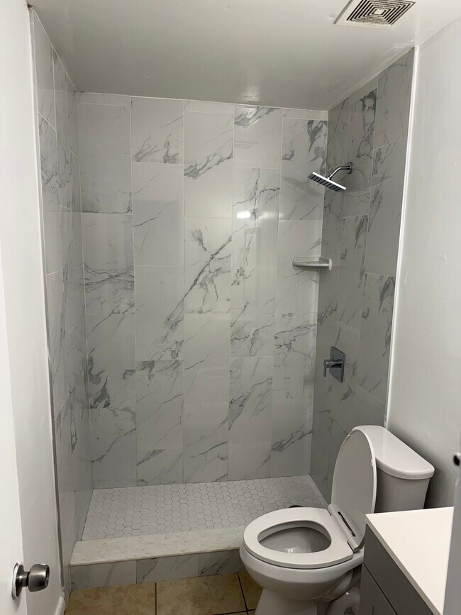 Foto del edificio - 2030 E 140th Ave