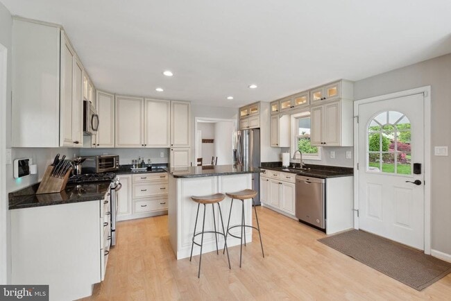 Building Photo - 10901 Spurlock Ct