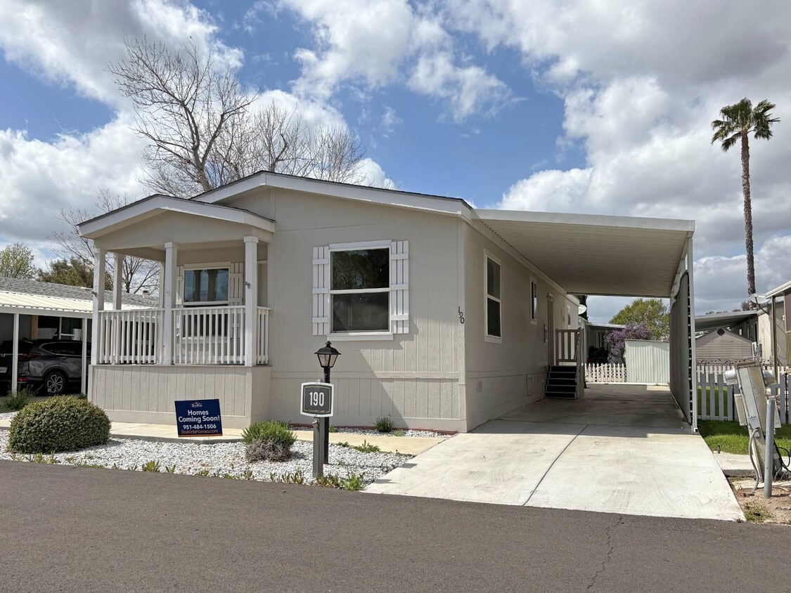 Primary Photo - 21100 State St
