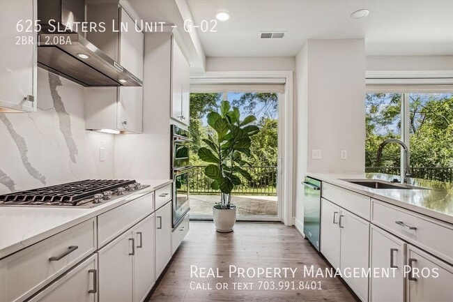 Photo - 625 Slaters Ln Apartment