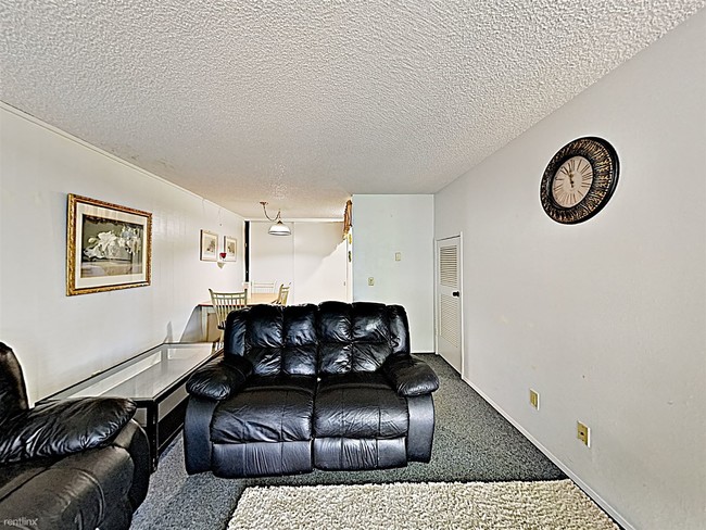 Foto del edificio - 13838 NE 60th St