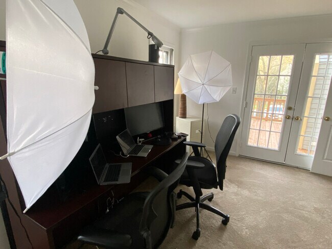 Foto del edificio - 8160 Cliffview Ave