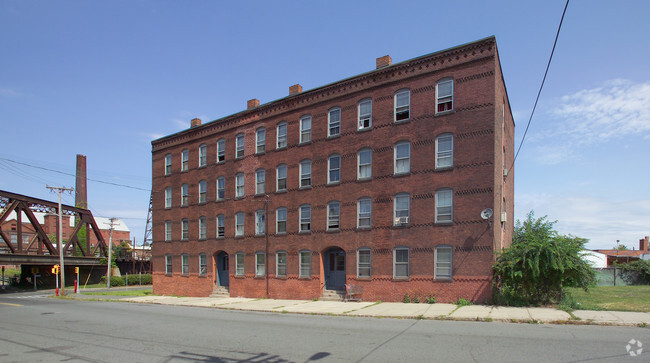 Building Photo - Lyman Street Apartments