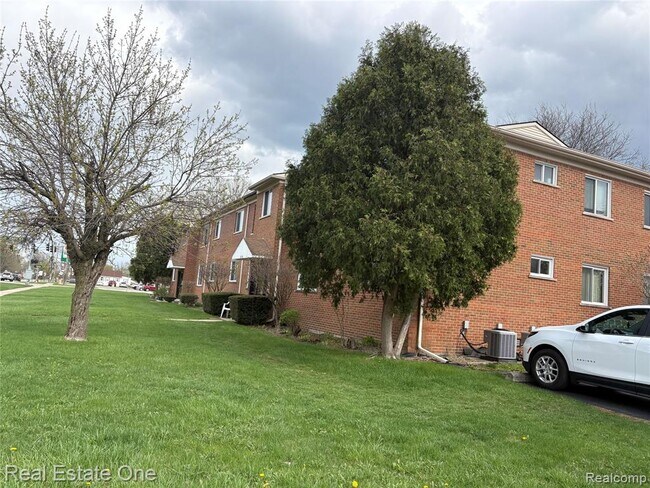 Foto del edificio - 18574 Masonic