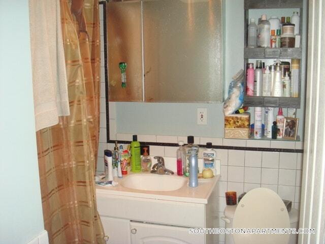 Building Photo - 34 Baxter St