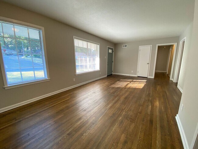 Foto del edificio - 3 bed, 2 bath near Yale and Raleigh Millin...