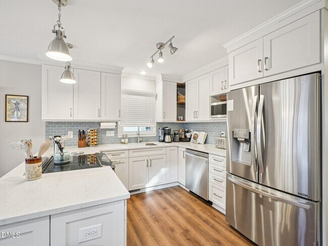 Foto del edificio - 204 Leeward Ct