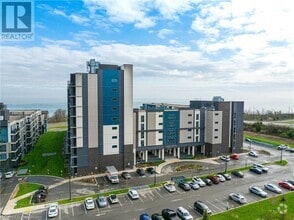 Building Photo - 16 Concord Pl