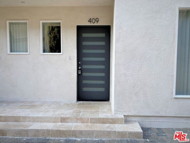 Building Photo - 407 N Harvard Blvd