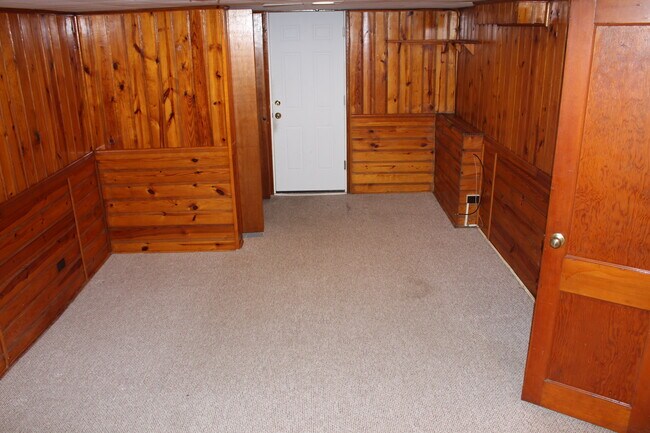Building Photo - 407 Salvini Dr