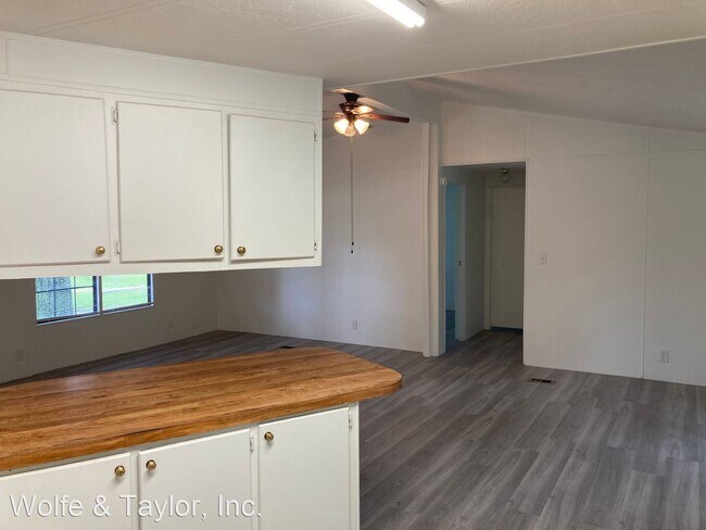 Building Photo - 3 br, 2 bath House - 1749 N Lake Drive